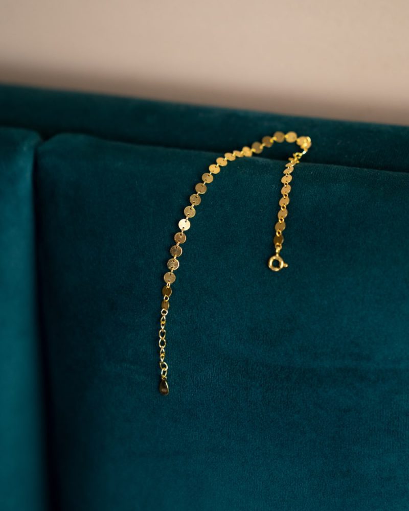 Pulseira em prata 925 incorpora um design refinado.
Esta pulseira é intemporal com linhas suaves que se torna perfeito para o uso diário, mas também pode funcionar em ocasiões especiais.